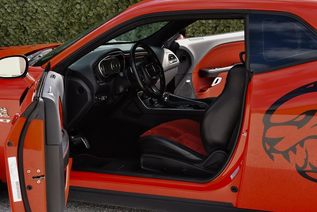 2015 Dodge Challenger SRT8 & 392 3rd Gen - Image 27 of 31