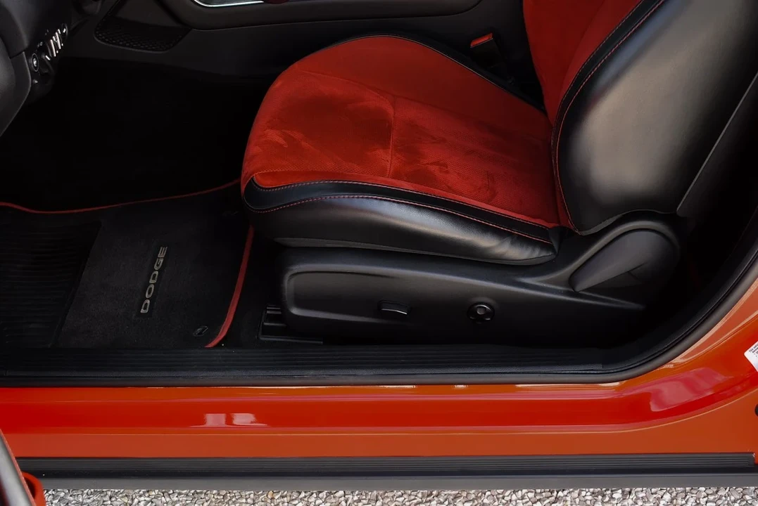 2015 Dodge Challenger SRT8 & 392 3rd Gen - Image 29 of 31
