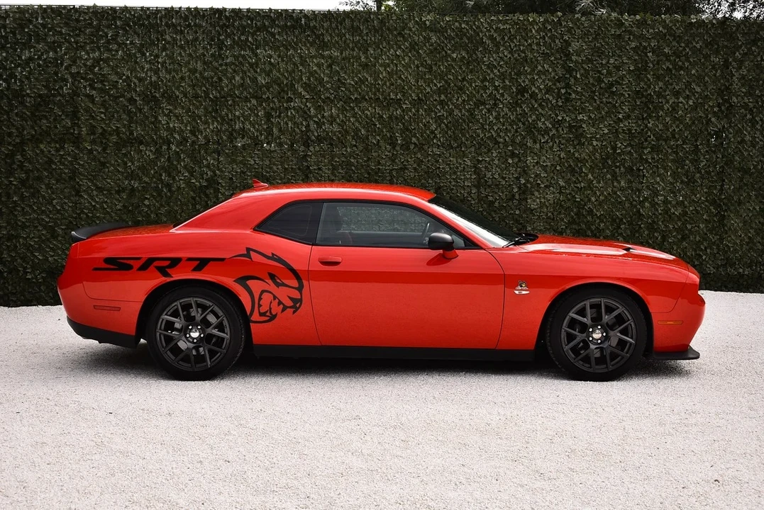 2015 Dodge Challenger SRT8 & 392 3rd Gen - Image 9 of 31