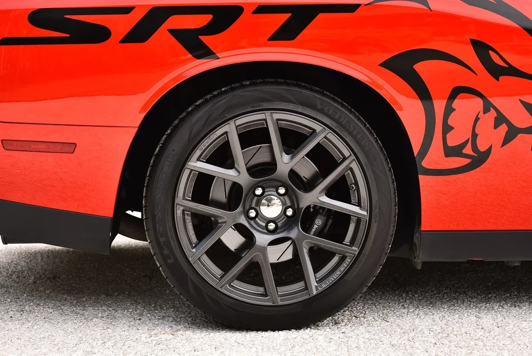 2015 Dodge Challenger SRT8 & 392 3rd Gen - Image 18 of 31