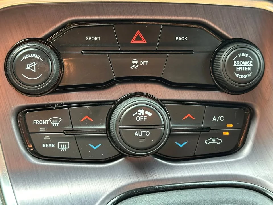 2015 Dodge Challenger 3rd Gen - Image 9 of 20
