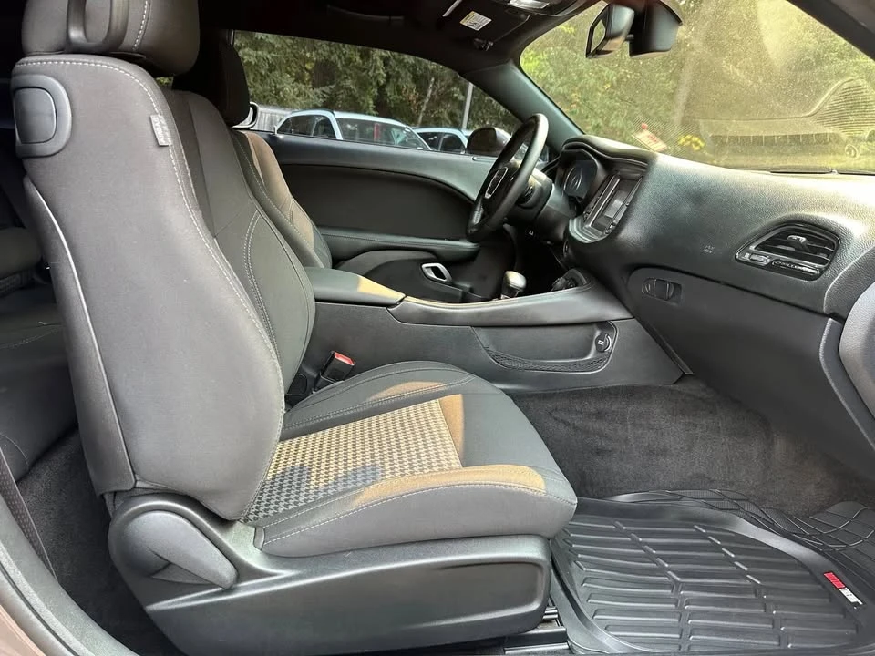 2015 Dodge Challenger 3rd Gen - Image 19 of 20