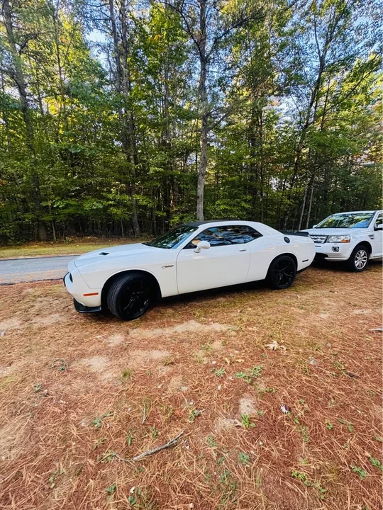 2015 Dodge Challenger 3rd Gen - Image 3 of 9