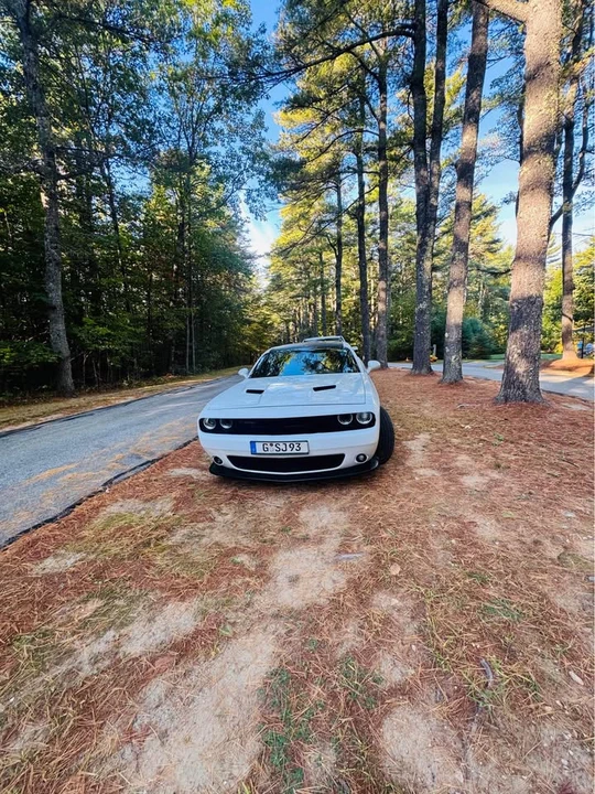 2015 Dodge Challenger 3rd Gen - Image 2 of 9