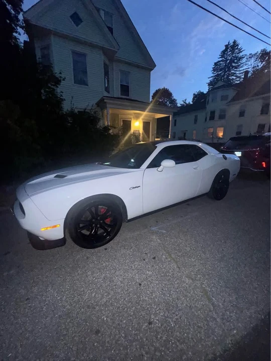 2015 Dodge Challenger 3rd Gen - Image 7 of 9