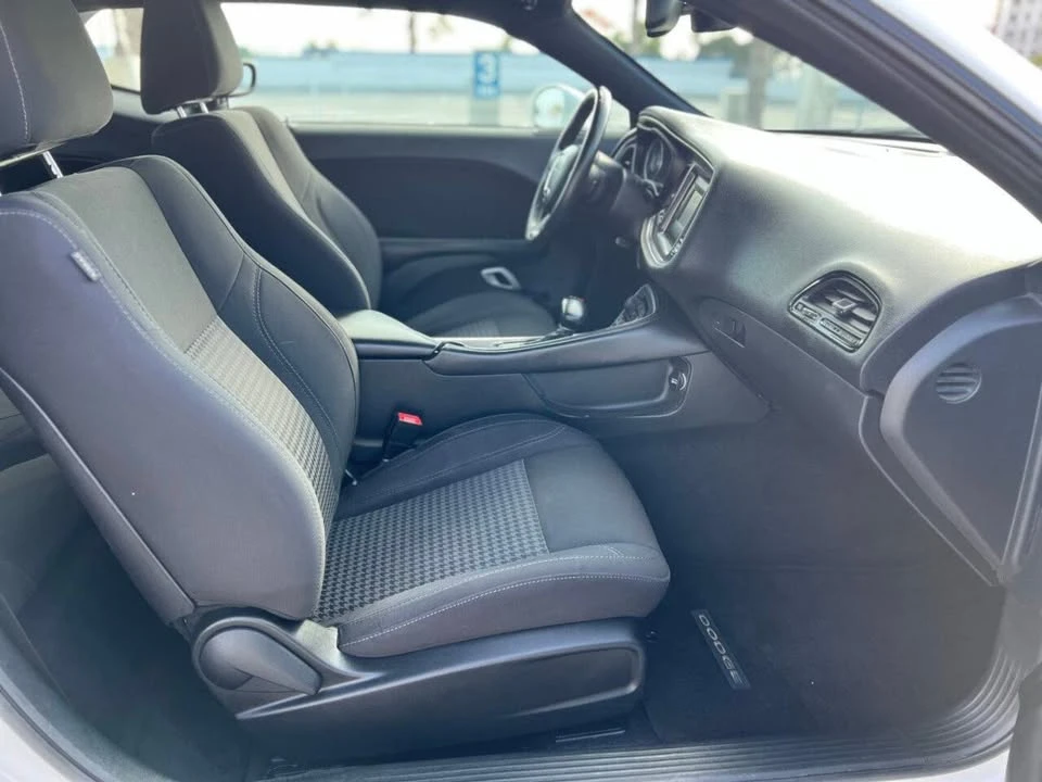 2015 Dodge Challenger 3rd Gen - Image 16 of 19