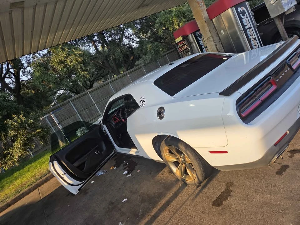 2015 Dodge Challenger 3rd Gen - Image 4 of 10