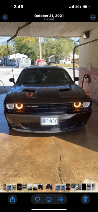 2015 Dodge Challenger 3rd Gen - Image 2 of 8
