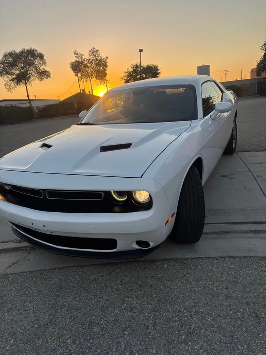 2015 Dodge Challenger 3rd Gen - Image 4 of 15