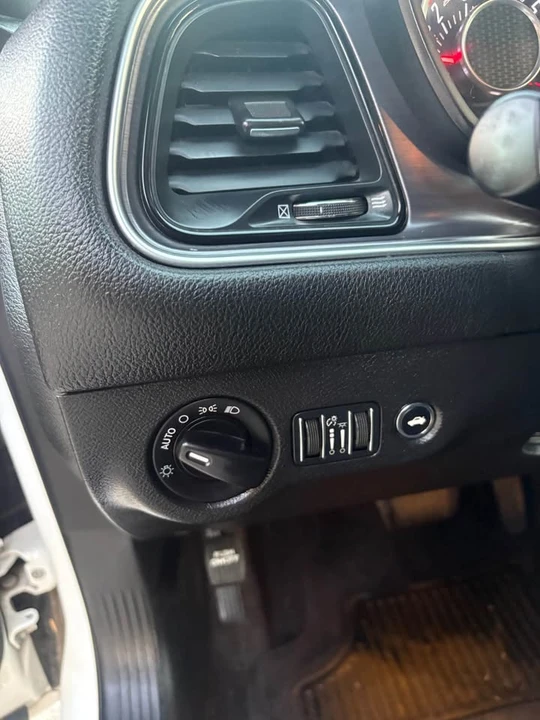 2015 Dodge Challenger 3rd Gen - Image 11 of 15