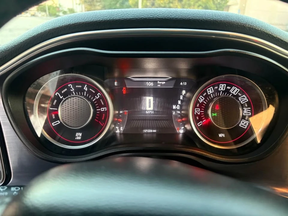 2015 Dodge Challenger 3rd Gen - Image 10 of 15