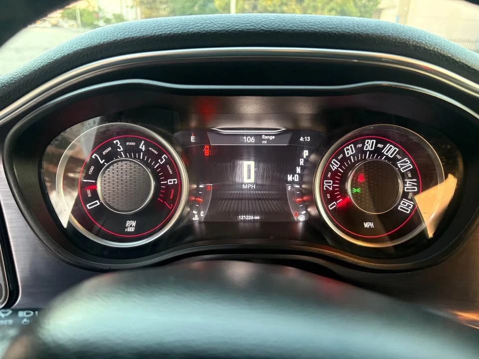 2015 Dodge Challenger 3rd Gen - Image 10 of 15