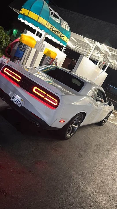 2015 Dodge Challenger 3rd Gen - Image 4 of 20