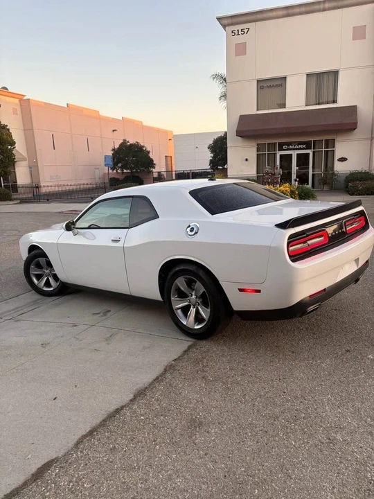 2015 Dodge Challenger 3rd Gen - Image 5 of 15