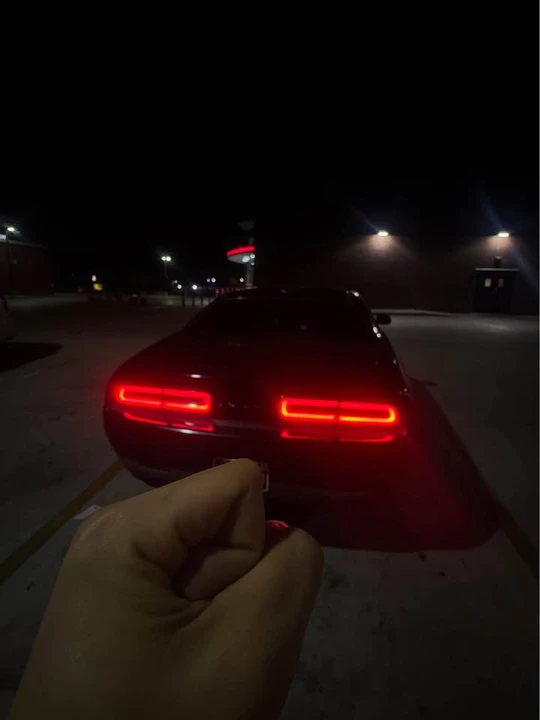 2015 Dodge Challenger 3rd Gen - Image 4 of 9