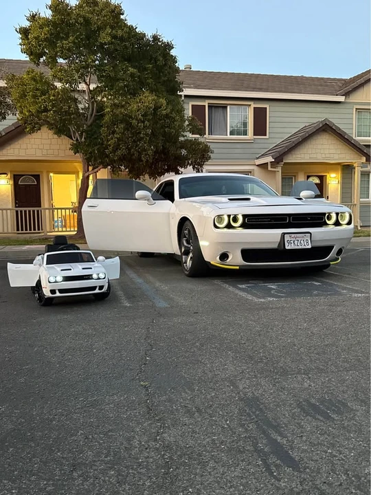 2015 Dodge Challenger 3rd Gen - Image 16 of 20