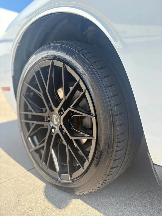 2015 Dodge Challenger 3rd Gen - Image 5 of 12
