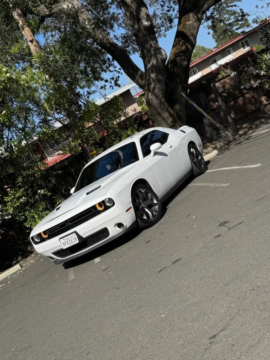 2015 Dodge Challenger 3rd Gen - Image 19 of 20