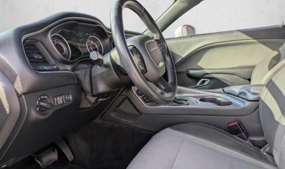 2015 Dodge Challenger 3rd Gen - Image 7 of 9