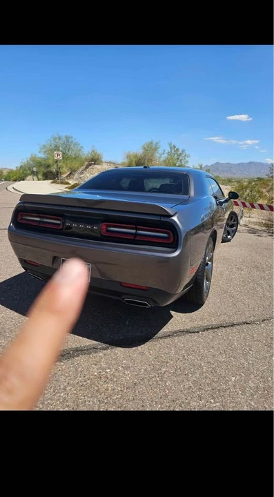 2015 Dodge Challenger 3rd Gen - Image 4 of 10