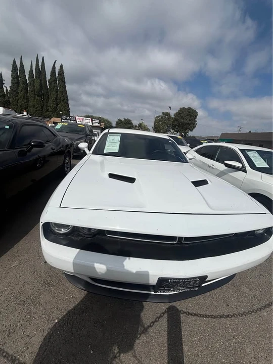 2015 Dodge Challenger 3rd Gen - Image 2 of 8