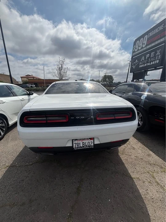 2015 Dodge Challenger 3rd Gen - Image 5 of 8