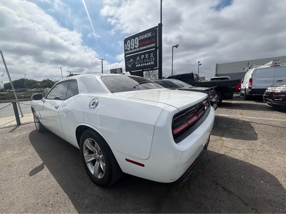 2015 Dodge Challenger 3rd Gen - Image 4 of 8