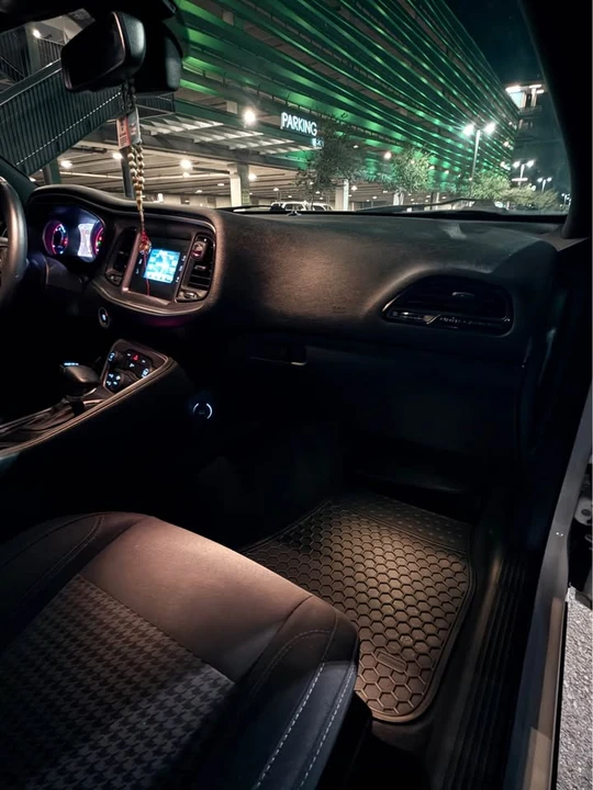 2015 Dodge Challenger 3rd Gen - Image 10 of 14