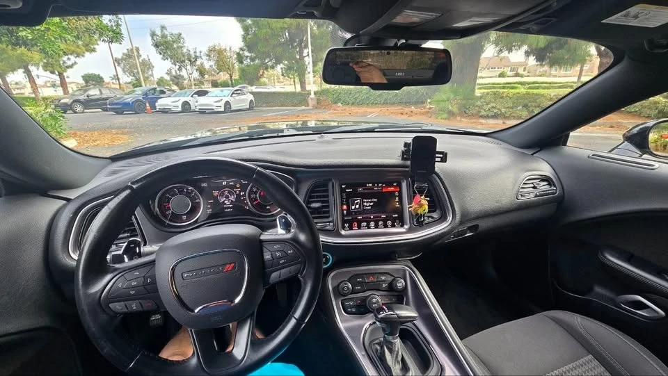 2015 Dodge Challenger 3rd Gen - Image 13 of 20