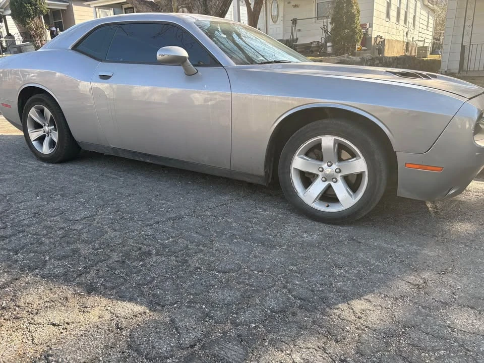 2015 Dodge Challenger 3rd Gen - Image 2 of 11