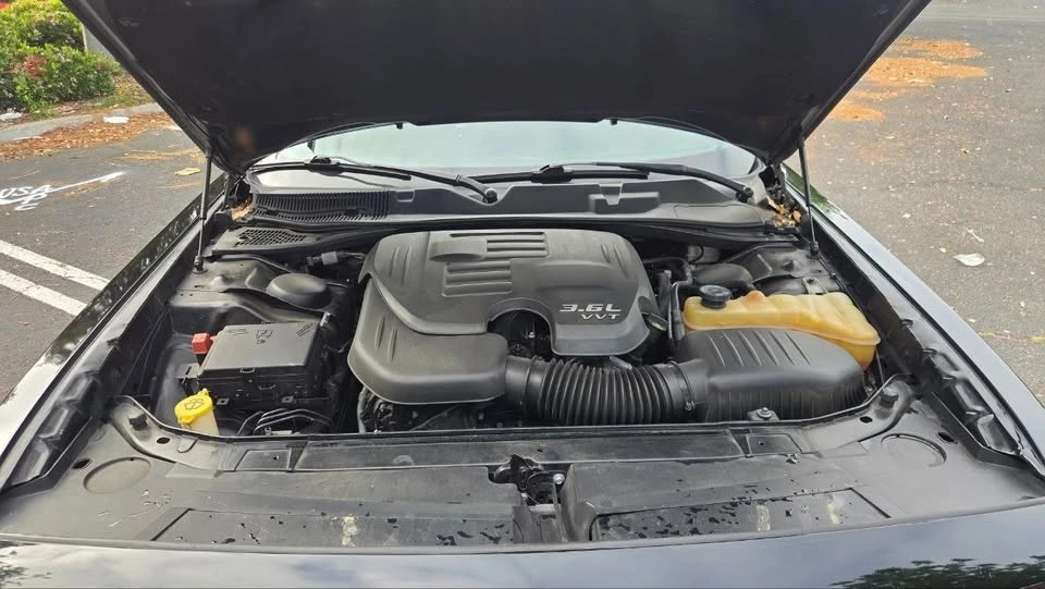 2015 Dodge Challenger 3rd Gen - Image 10 of 20