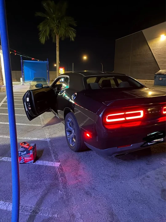 2015 Dodge Challenger 3rd Gen - Image 3 of 8