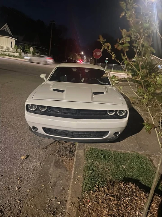 2015 Dodge Challenger 3rd Gen - Image 2 of 3