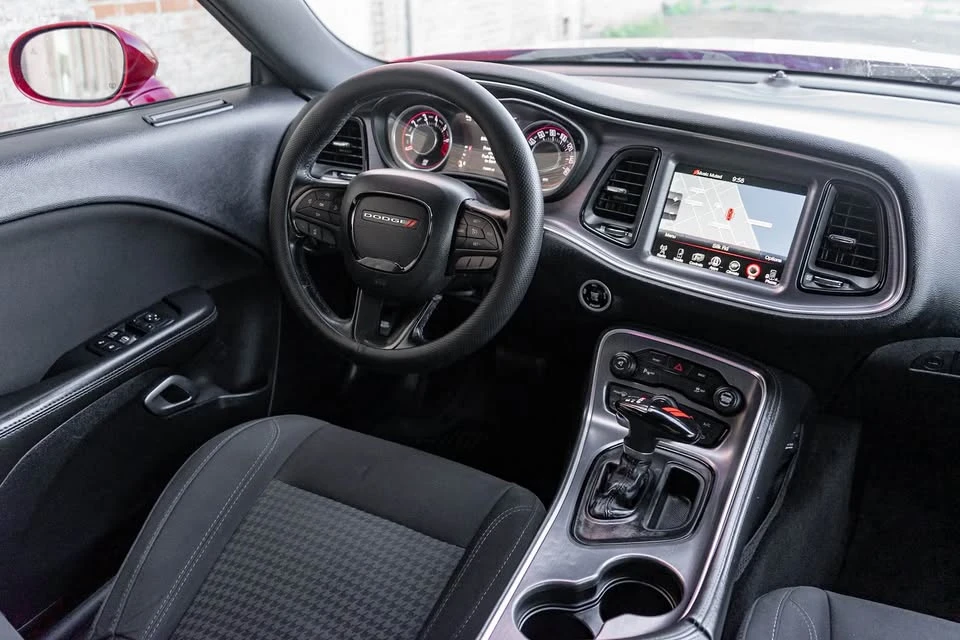 2015 Dodge Challenger 3rd Gen - Image 13 of 17