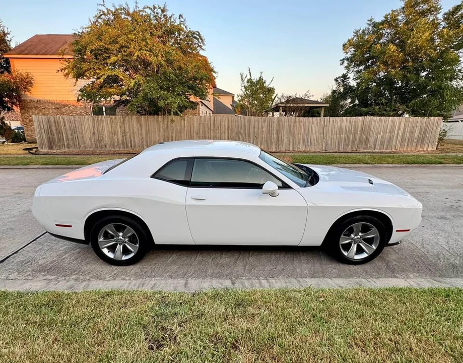 2015 Dodge Challenger 3rd Gen - Image 4 of 15