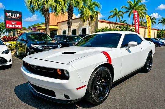 2015 Dodge Challenger SXT