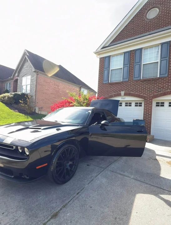 2015 Dodge Challenger 3rd Gen - Image 2 of 9