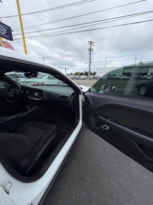 2015 Dodge Challenger 3rd Gen - Image 9 of 18