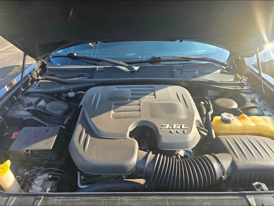 2015 Dodge Challenger 3rd Gen - Image 7 of 9