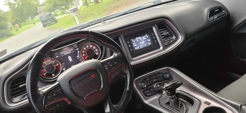 2015 Dodge Challenger 3rd Gen - Image 14 of 15