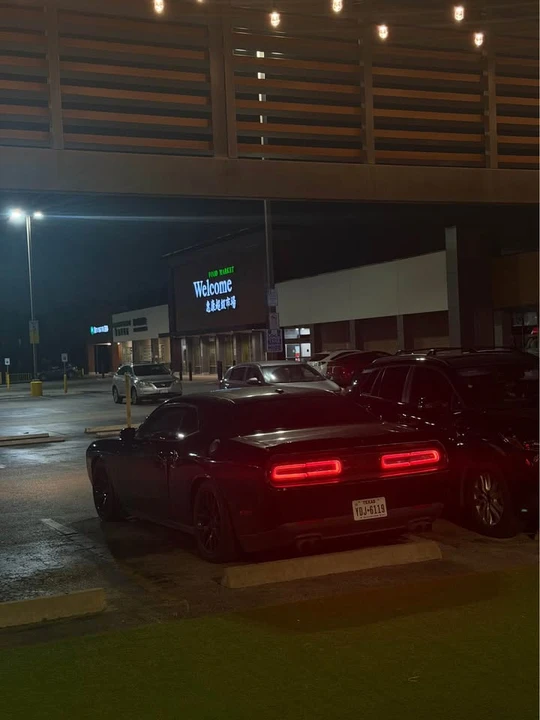 2015 Dodge Challenger 3rd Gen - Image 2 of 11