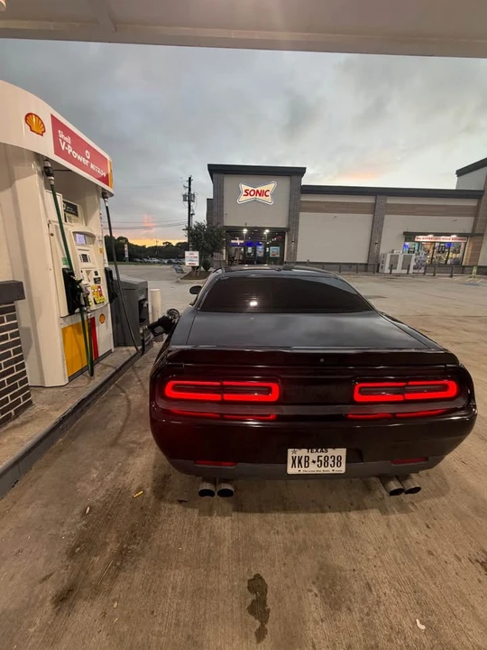 2015 Dodge Challenger 3rd Gen - Image 9 of 11