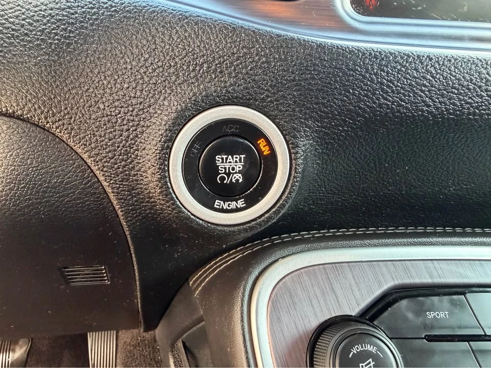 2015 Dodge Challenger 3rd Gen - Image 11 of 18