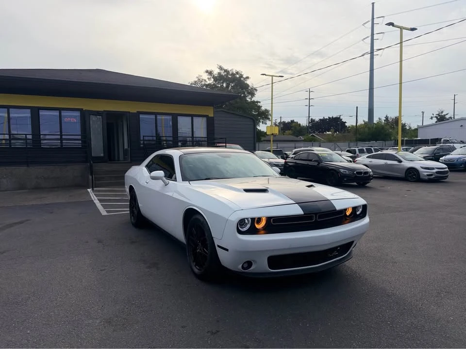 2015 Dodge Challenger 3rd Gen - Image 2 of 17