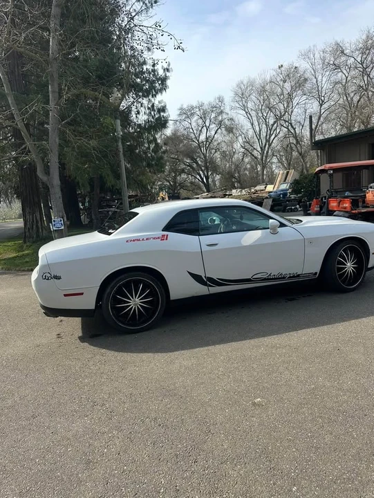 2015 Dodge Challenger 3rd Gen - Image 19 of 20