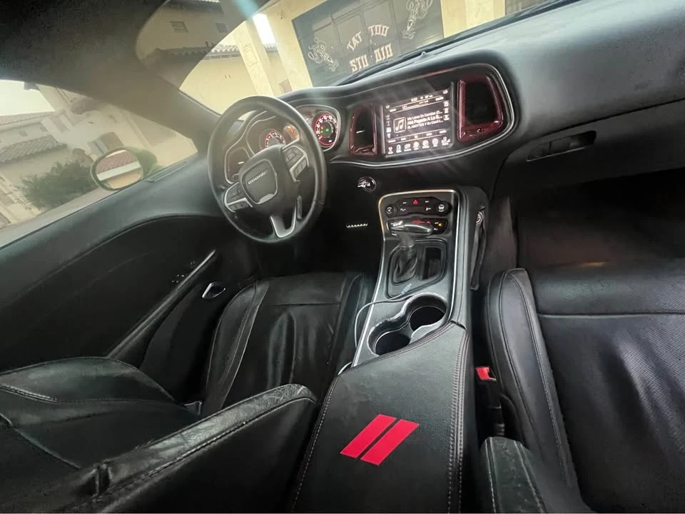 2015 Dodge Challenger 3rd Gen - Image 9 of 13