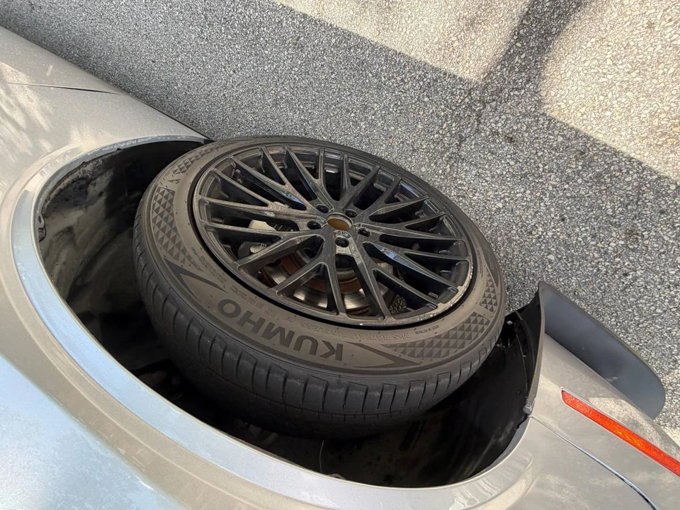 2015 Dodge Challenger 3rd Gen - Image 10 of 11