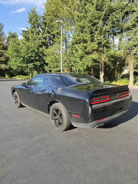 2015 Dodge Challenger 3rd Gen - Image 5 of 12