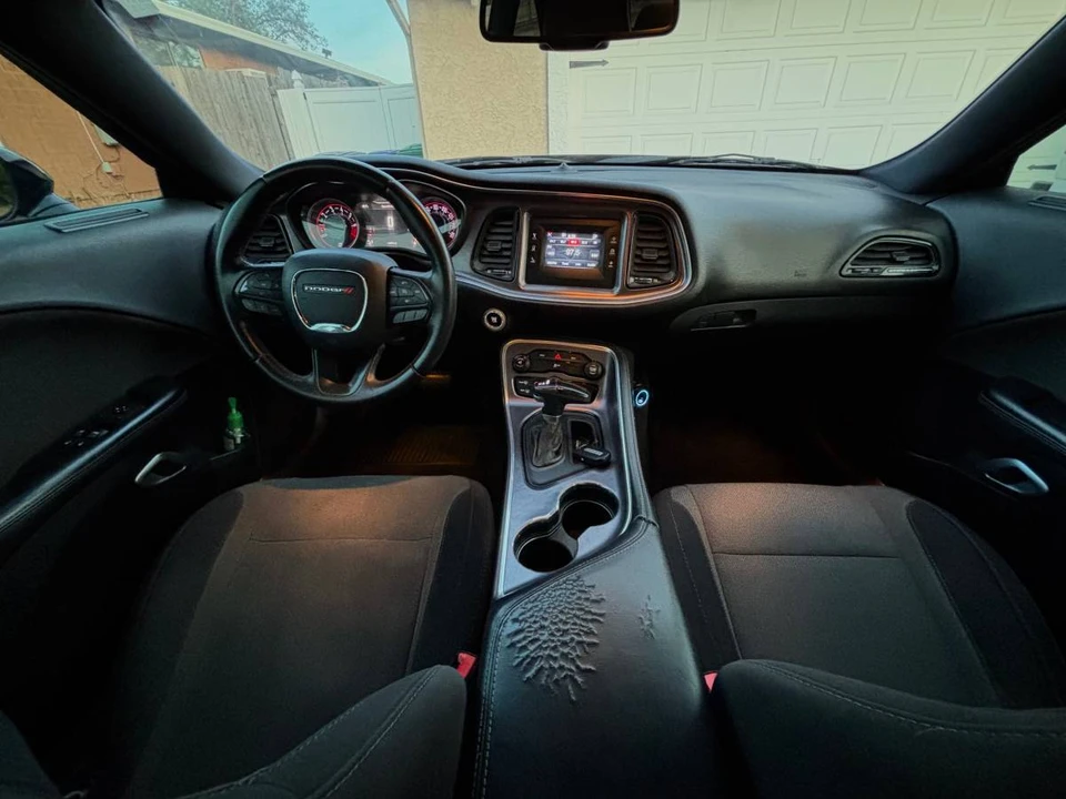 2015 Dodge Challenger 3rd Gen - Image 7 of 8