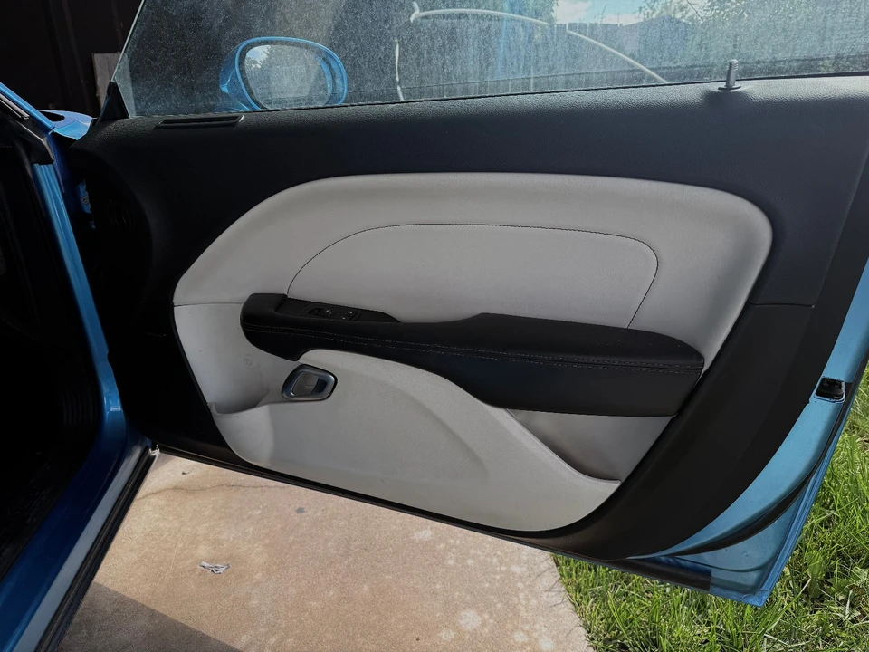 2015 Dodge Challenger 3rd Gen - Image 14 of 15